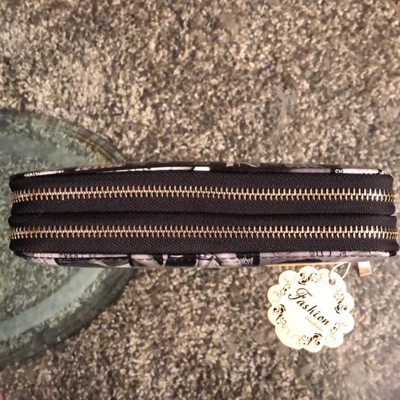 Women’s Wallet - Picture 3 of 5